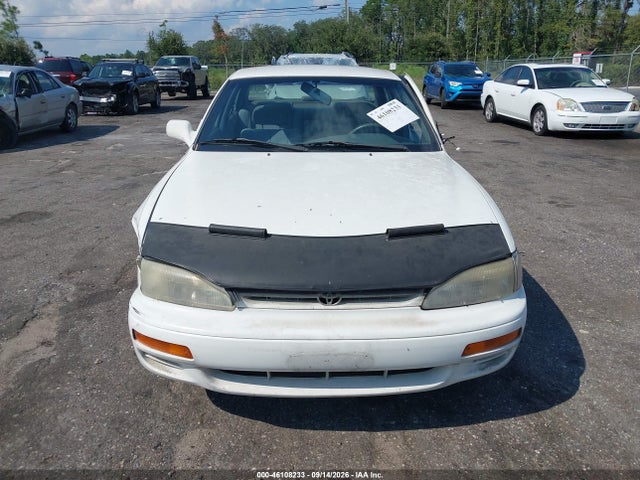 1995 Toyota Camry Le მანქანა იყიდება აუქციონზე, vin: 4T1SK12E0SU534785, აუქციონის ნომერი: 46108233