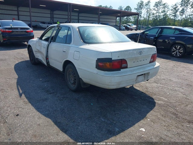 1995 Toyota Camry Le მანქანა იყიდება აუქციონზე, vin: 4T1SK12E0SU534785, აუქციონის ნომერი: 46108233
