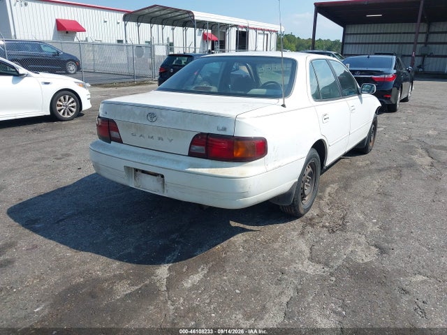 1995 Toyota Camry Le მანქანა იყიდება აუქციონზე, vin: 4T1SK12E0SU534785, აუქციონის ნომერი: 46108233