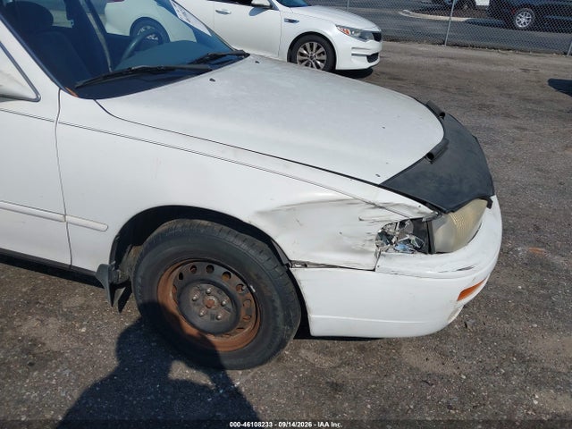 1995 Toyota Camry Le მანქანა იყიდება აუქციონზე, vin: 4T1SK12E0SU534785, აუქციონის ნომერი: 46108233