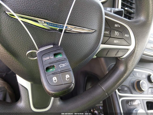 2015 Chrysler 200 Limited მანქანა იყიდება აუქციონზე, vin: 1C3CCCAB3FN622839, აუქციონის ნომერი: 46108243