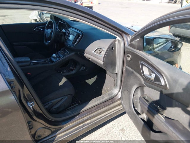 2015 Chrysler 200 Limited მანქანა იყიდება აუქციონზე, vin: 1C3CCCAB3FN622839, აუქციონის ნომერი: 46108243
