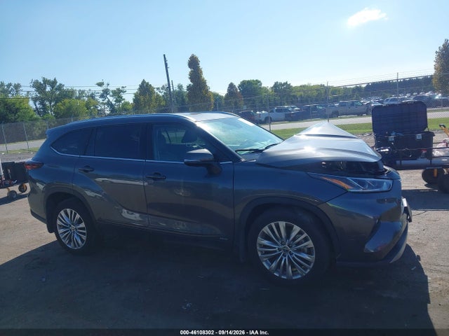 Продаж на аукціоні авто 2025 Toyota Highlander Hybrid Platinum, vin: 5TDEBRCH4SS657079, номер лоту: 46108302