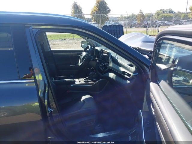 Продаж на аукціоні авто 2025 Toyota Highlander Hybrid Platinum, vin: 5TDEBRCH4SS657079, номер лоту: 46108302