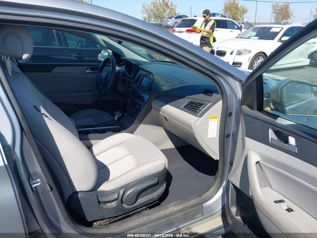 Продажа на аукционе авто 2016 Hyundai Sonata Hybrid Se, vin: KMHE24L16GA013234, номер лота: 46108331