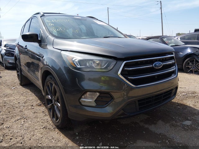 46108416 :رقم المزاد ، 1FMCU0GD8HUC31013 vin ، 2017 Ford Escape Se مزاد بيع