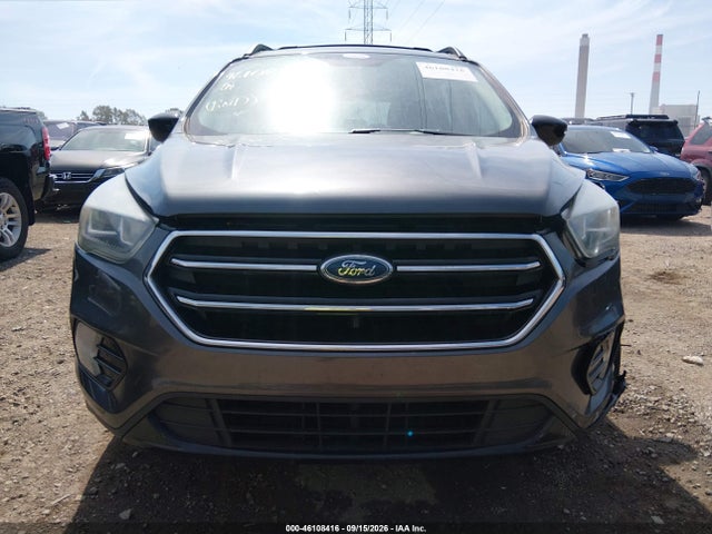 46108416 :رقم المزاد ، 1FMCU0GD8HUC31013 vin ، 2017 Ford Escape Se مزاد بيع