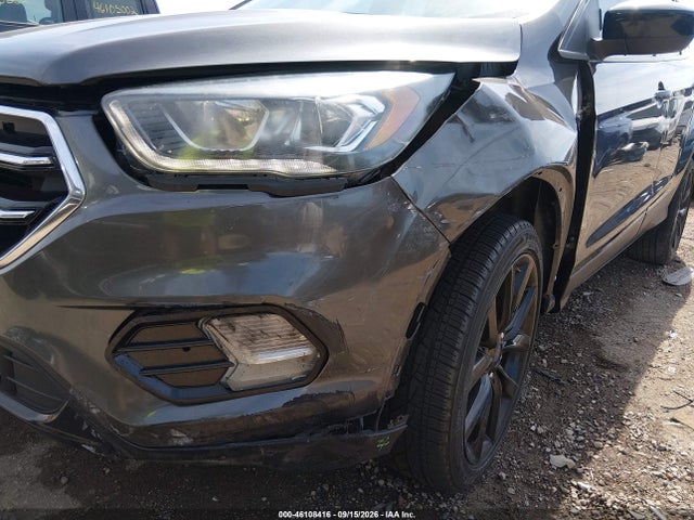 46108416 :رقم المزاد ، 1FMCU0GD8HUC31013 vin ، 2017 Ford Escape Se مزاد بيع