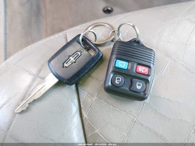 Продажа на аукционе авто 2005 Lincoln Town Car Signature, vin: 1LNHM81W55Y645353, номер лота: 46108467