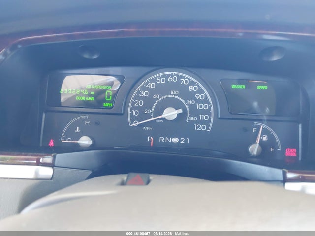 Продажа на аукционе авто 2005 Lincoln Town Car Signature, vin: 1LNHM81W55Y645353, номер лота: 46108467