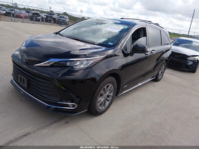 5TDYRKEC9MS014635 Toyota SIENNA XLE