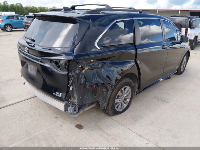 5TDYRKEC9MS014635 Toyota SIENNA XLE