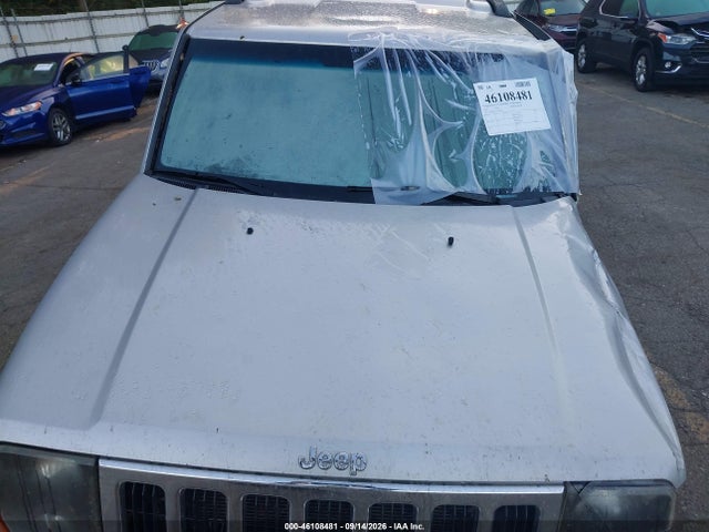 46108481 :رقم المزاد ، 1J4RG4GK1AC158293 vin ، 2010 Jeep Commander Sport مزاد بيع