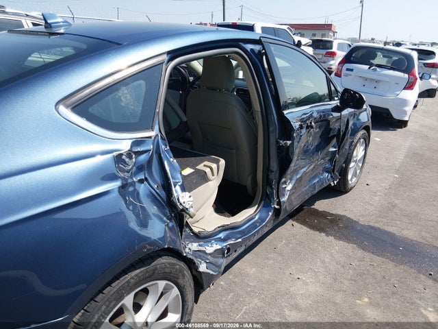46108569 :رقم المزاد ، 3FA6P0HDXKR159548 vin ، 2019 Ford Fusion Se مزاد بيع