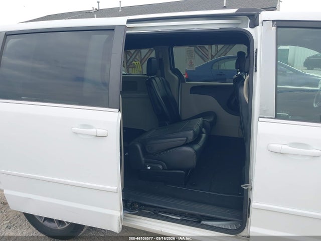 46108577 :رقم المزاد ، 2C4RDGCG5HR800100 vin ، 2017 Dodge Grand Caravan Sxt مزاد بيع