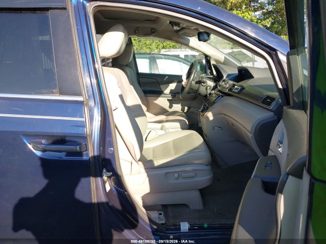 46108750 :رقم المزاد ، 5FNRL5H61FB013371 vin ، 2015 Honda Odyssey Ex-l مزاد بيع