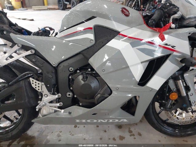 46108800 :رقم المزاد ، JH2PC40H6TK301973 vin ، 2026 Honda Cbr600 Rr مزاد بيع