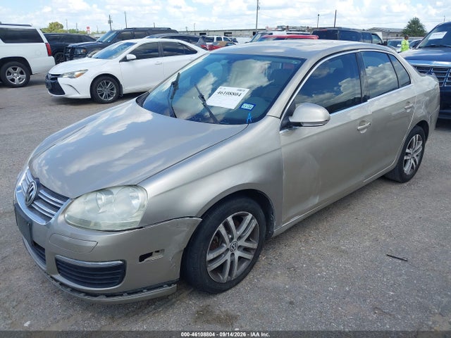2005 Volkswagen Jetta 2.5 მანქანა იყიდება აუქციონზე, vin: 3VWSF71KX5M639410, აუქციონის ნომერი: 46108804