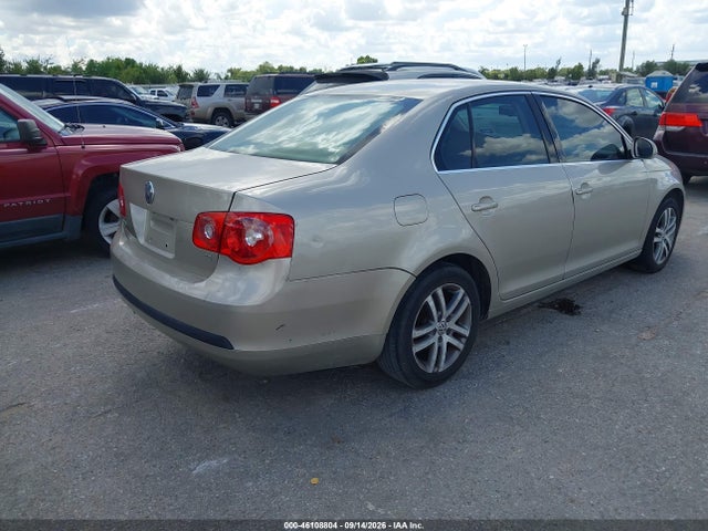2005 Volkswagen Jetta 2.5 მანქანა იყიდება აუქციონზე, vin: 3VWSF71KX5M639410, აუქციონის ნომერი: 46108804