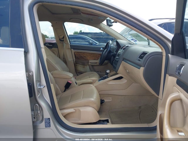 2005 Volkswagen Jetta 2.5 მანქანა იყიდება აუქციონზე, vin: 3VWSF71KX5M639410, აუქციონის ნომერი: 46108804