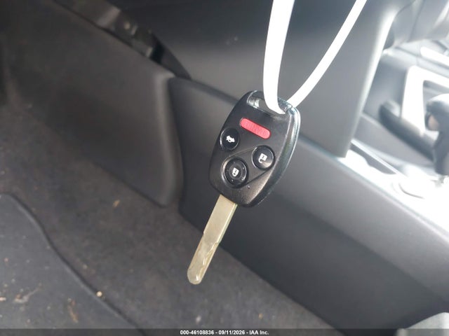 46108836 :رقم المزاد ، 1HGCS2B88BA008111 vin ، 2011 Honda Accord 3.5 Ex-l مزاد بيع