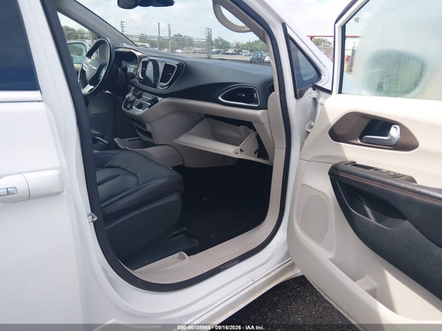 2019 Chrysler Pacifica Touring L მანქანა იყიდება აუქციონზე, vin: 2C4RC1BGXKR626551, აუქციონის ნომერი: 46108965