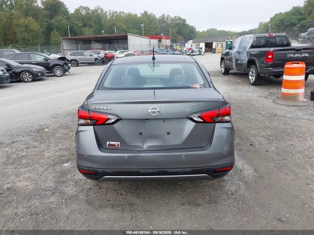 2021 Nissan Versa S 5-speed Manual Transmission მანქანა იყიდება აუქციონზე, vin: 3N1CN8BV5ML904928, აუქციონის ნომერი: 46109164