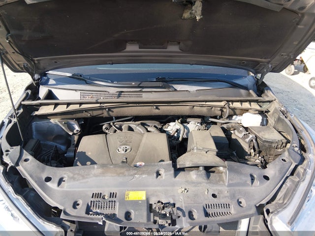 Продаж на аукціоні авто 2018 Toyota Highlander Xle, vin: 5TDKZRFH6JS549152, номер лоту: 46109266