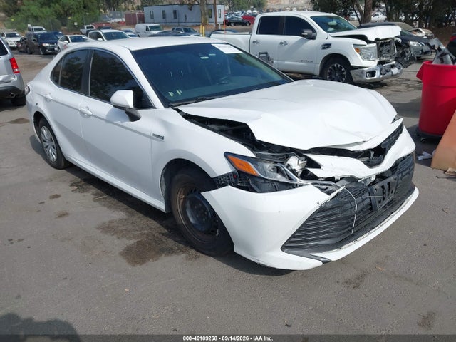 2018 Toyota Camry Hybrid Le მანქანა იყიდება აუქციონზე, vin: 4T1B31HK8JU507570, აუქციონის ნომერი: 46109268