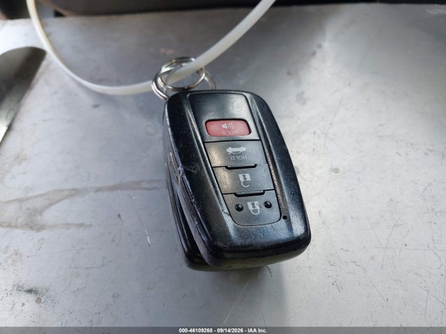 2018 Toyota Camry Hybrid Le მანქანა იყიდება აუქციონზე, vin: 4T1B31HK8JU507570, აუქციონის ნომერი: 46109268