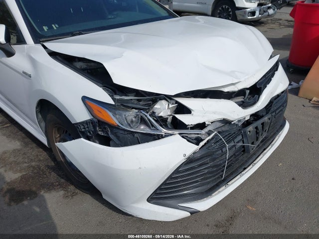 2018 Toyota Camry Hybrid Le მანქანა იყიდება აუქციონზე, vin: 4T1B31HK8JU507570, აუქციონის ნომერი: 46109268