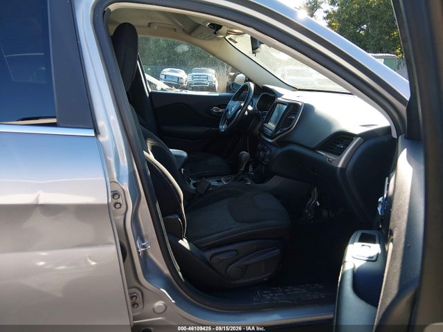 2016 Jeep Cherokee Latitude მანქანა იყიდება აუქციონზე, vin: 1C4PJMCS5GW221231, აუქციონის ნომერი: 46109425