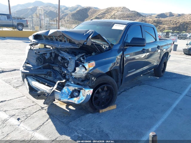 Продаж на аукціоні авто 2017 Toyota Tundra Sr5 5.7l V8, vin: 5TFEY5F12HX212641, номер лоту: 46109495