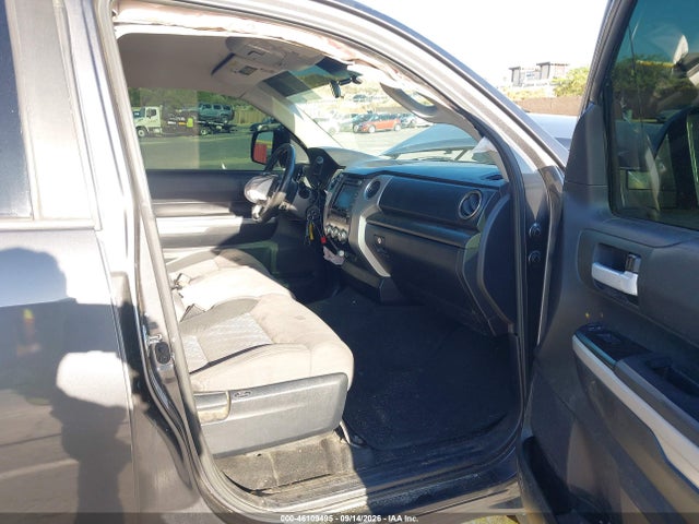 Продаж на аукціоні авто 2017 Toyota Tundra Sr5 5.7l V8, vin: 5TFEY5F12HX212641, номер лоту: 46109495