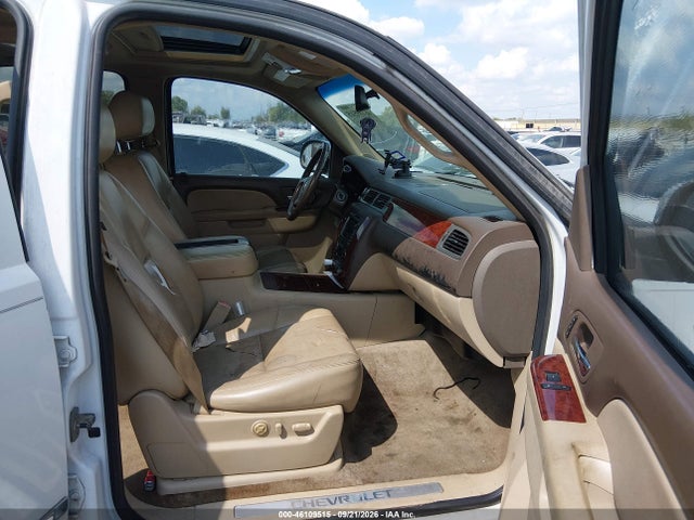 46109515 :رقم المزاد ، 1GNSCCE03BR141466 vin ، 2011 Chevrolet Tahoe Ltz مزاد بيع