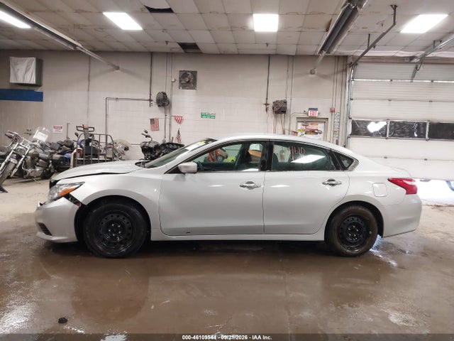 Продаж на аукціоні авто 2017 Nissan Altima 2.5 S, vin: 1N4AL3AP6HN355185, номер лоту: 46109544