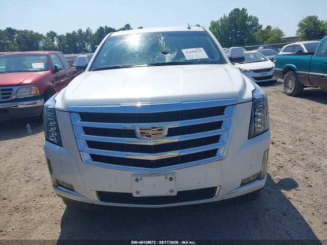 Продажа на аукционе авто 2020 Cadillac Escalade Esv 4wd Luxury, vin: 1GYS4HKJ6LR198773, номер лота: 46109672