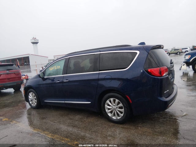2017 Chrysler Pacifica Touring-l მანქანა იყიდება აუქციონზე, vin: 2C4RC1BG4HR687905, აუქციონის ნომერი: 46109678