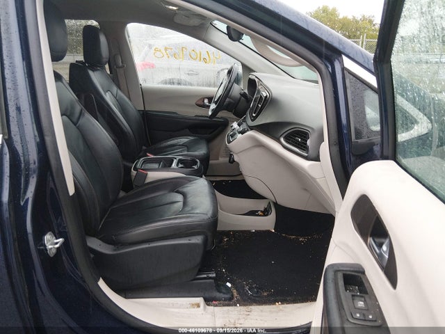 2017 Chrysler Pacifica Touring-l მანქანა იყიდება აუქციონზე, vin: 2C4RC1BG4HR687905, აუქციონის ნომერი: 46109678