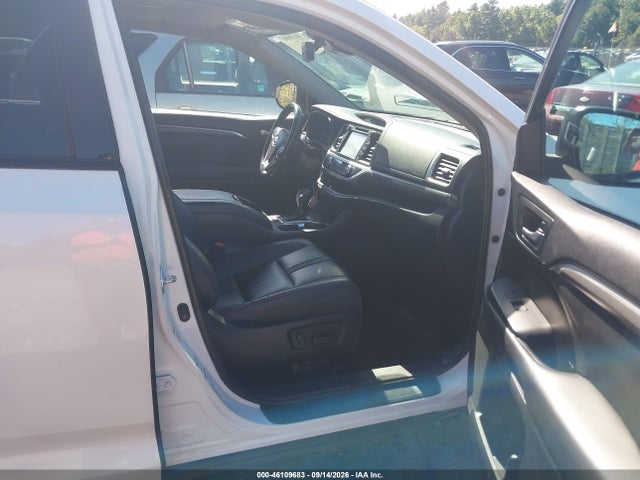 46109683 :رقم المزاد ، 5TDJZRFH8KS981996 vin ، 2019 Toyota Highlander Se مزاد بيع