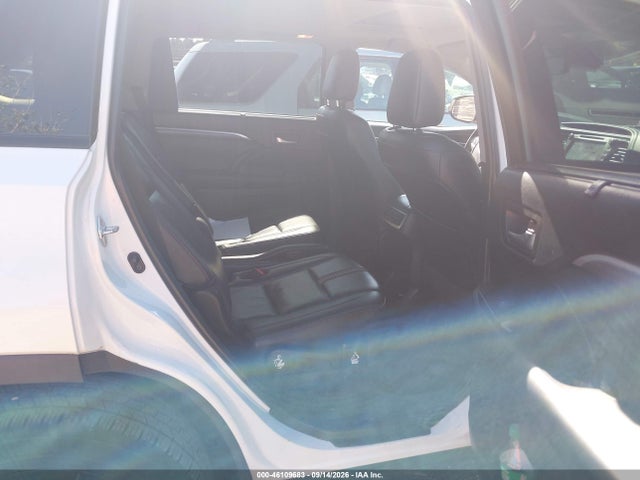 46109683 :رقم المزاد ، 5TDJZRFH8KS981996 vin ، 2019 Toyota Highlander Se مزاد بيع
