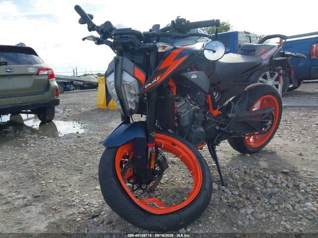 KTM 890 Duke R 2023 VBKTU9409PM849433 Image 2