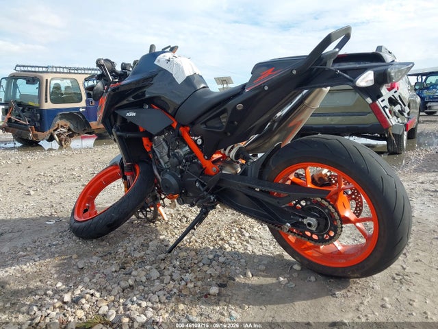 KTM 890 Duke R 2023 VBKTU9409PM849433 Image 3