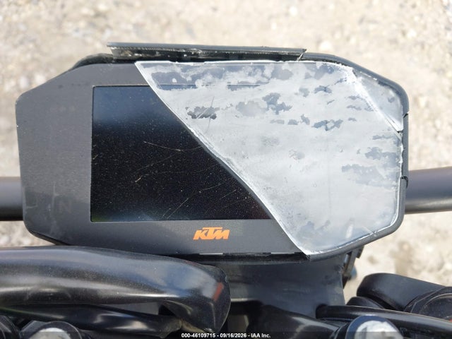 KTM 890 Duke R 2023 VBKTU9409PM849433 Image 7