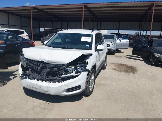 46109777 :رقم المزاد ، WVGAV7AX7GW583874 vin ، 2016 Volkswagen Tiguan S مزاد بيع