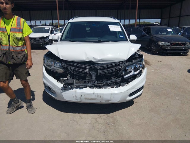 46109777 :رقم المزاد ، WVGAV7AX7GW583874 vin ، 2016 Volkswagen Tiguan S مزاد بيع