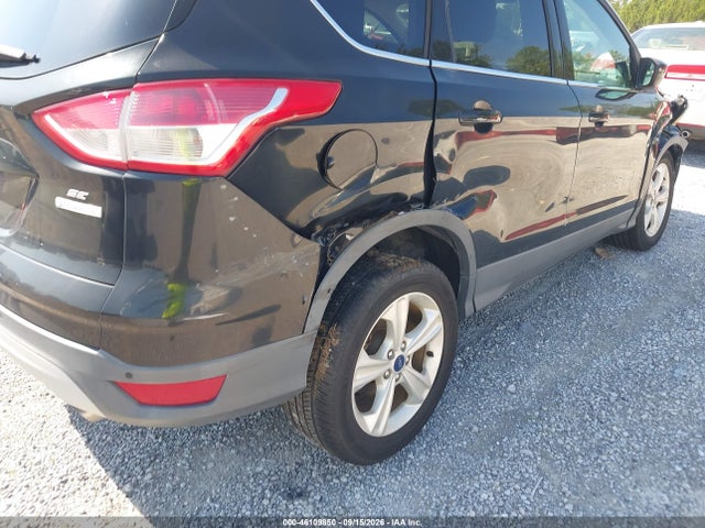 46109850 :رقم المزاد ، 1FMCU0GX3FUA57813 vin ، 2015 Ford Escape Se مزاد بيع