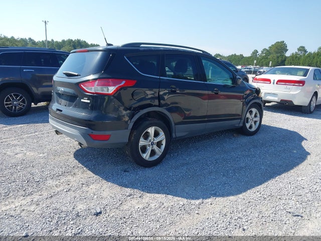 46109850 :رقم المزاد ، 1FMCU0GX3FUA57813 vin ، 2015 Ford Escape Se مزاد بيع