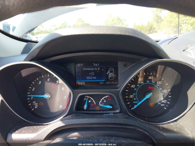 46109850 :رقم المزاد ، 1FMCU0GX3FUA57813 vin ، 2015 Ford Escape Se مزاد بيع