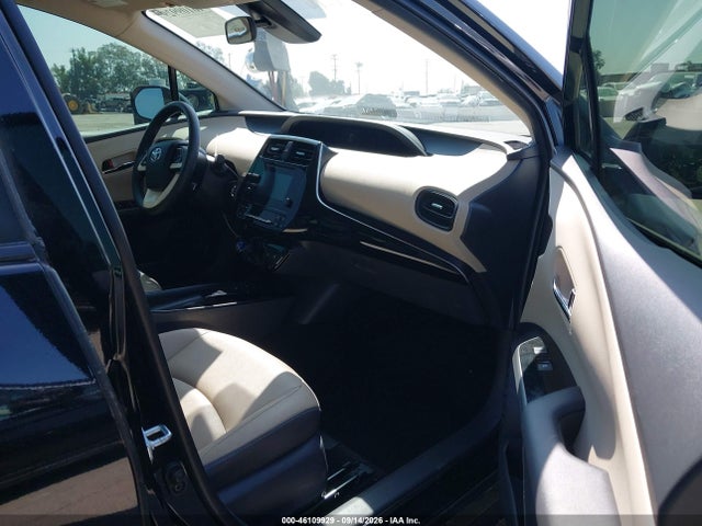 Toyota Prius Two 2017 JTDKBRFU3H3043050 Image 5